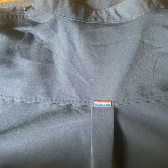 COPY - FIGS Women’s Rafaela Scrub Top Pride Collection LGBTQ Size L - Picture 3 of 3